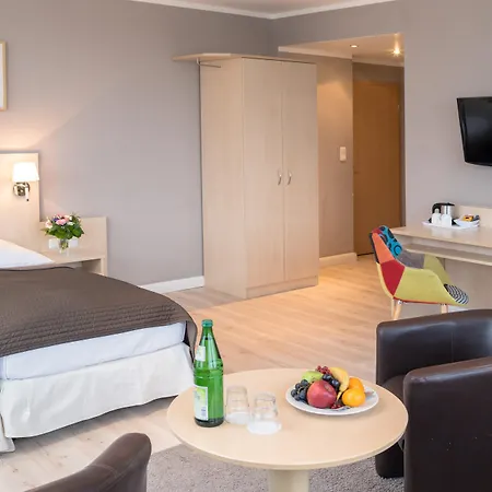 מלון Astor By Campanile