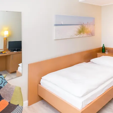 מלון Astor By Campanile 3*