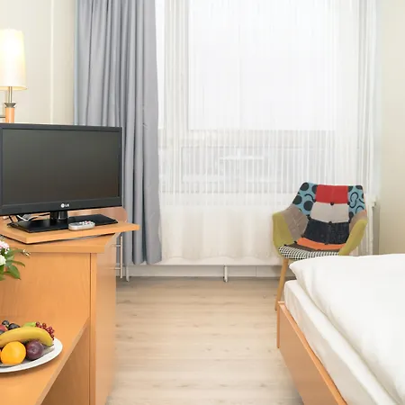 Astor By Campanile קיל