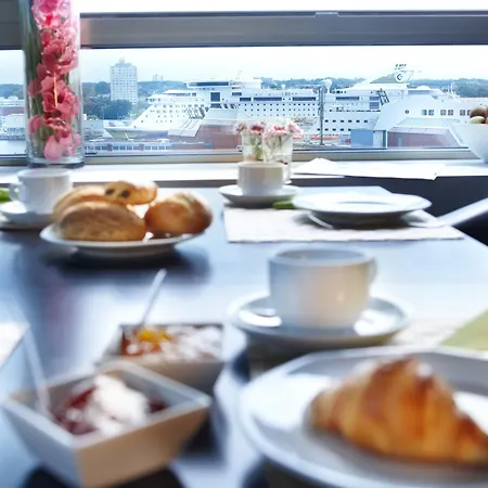 Astor By Campanile קיל