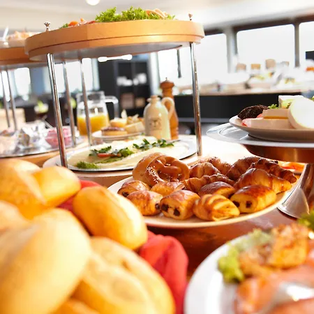 Astor By Campanile Hotel 3*