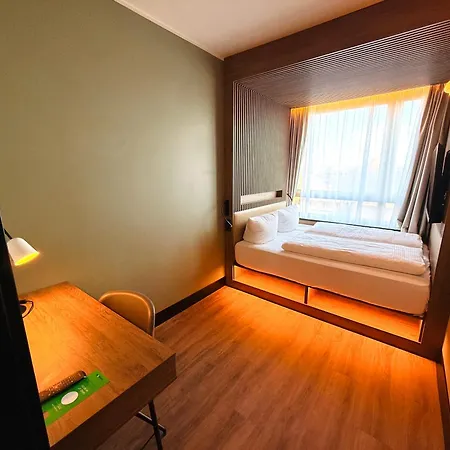 מלון Astor By Campanile 3*