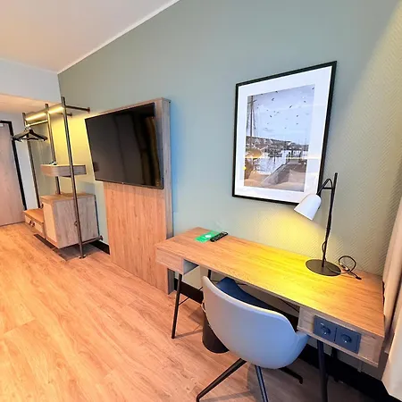 Astor By Campanile קיל