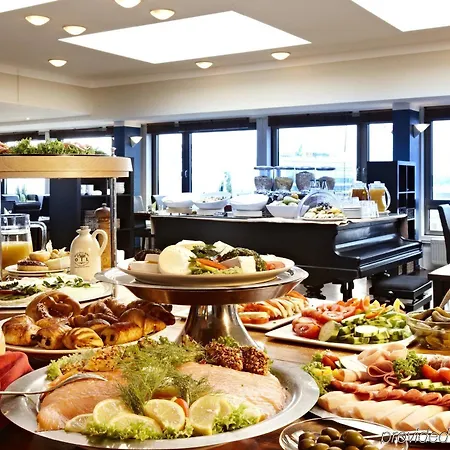 Astor By Campanile קיל