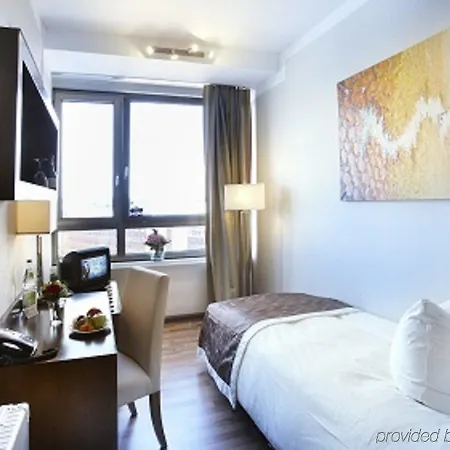 Astor By Campanile Hotel Kiel