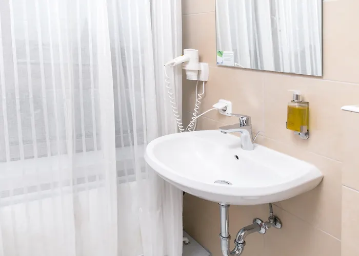 Astor By Campanile Hotel