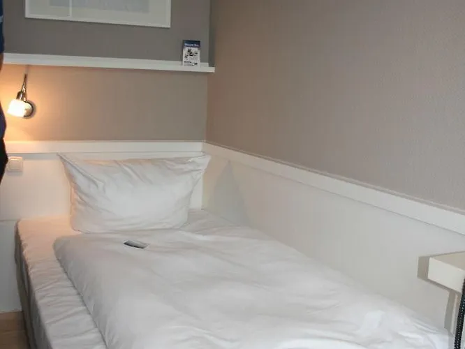 Astor By Campanile Hotel